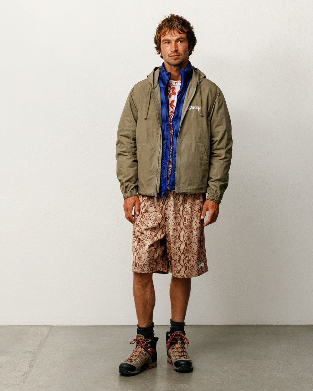 Stüssy Waxed Cotton Beach Shell unisex jacket in Olive | product-card-slider