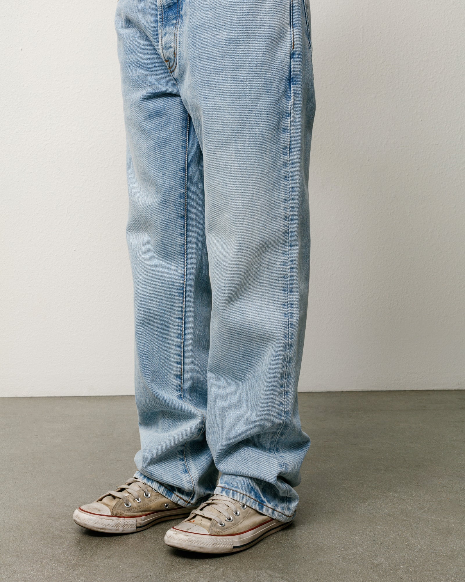 Slim Jean Denim jeans in the color Light Wash Indigo