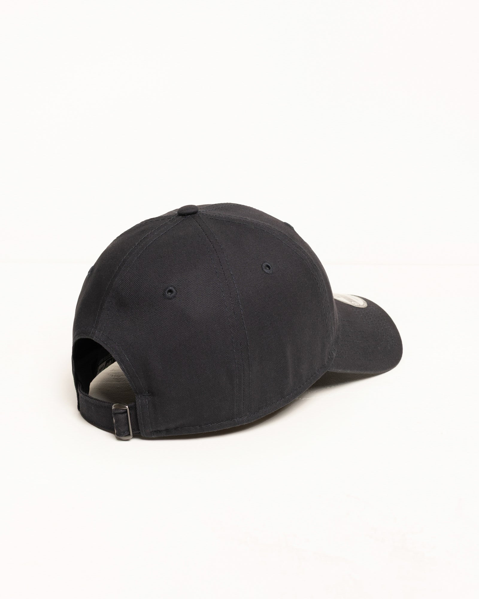 Stüssy 9TWENTY Basic unisex baseball cap in dark navy cotton twill with strapback