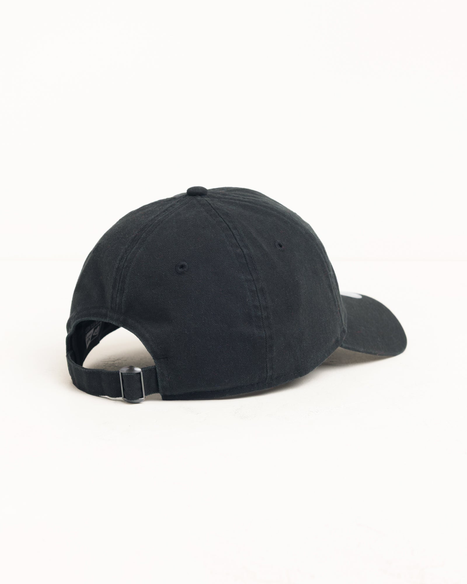 Cursive 9twenty Cap Unisex In Black