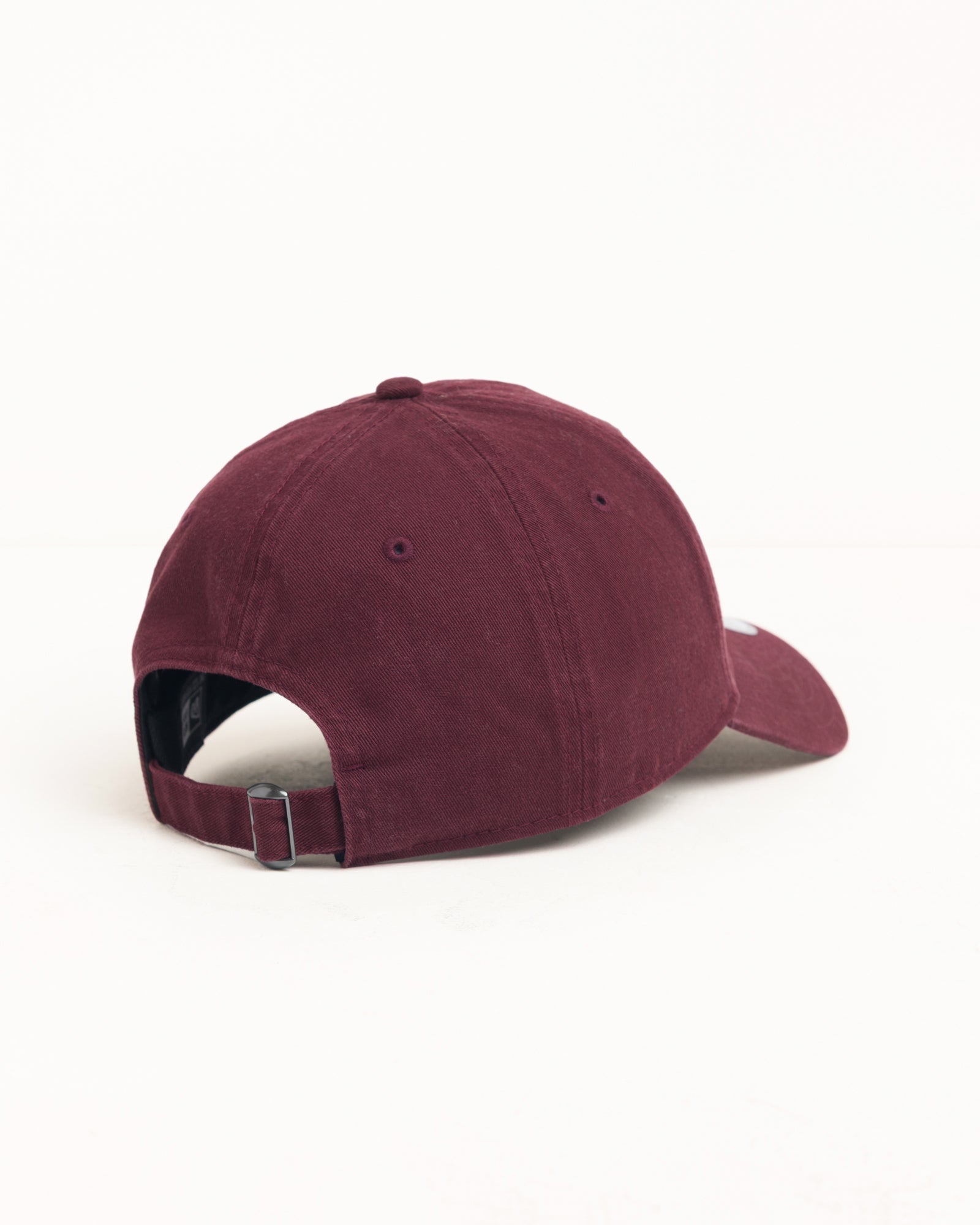 Cursive 9twenty Cap Unisex In Maroon