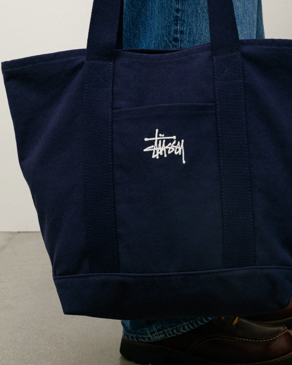 CANVAS MARKET TOTE Accessories in Navy, cotton canvas tote with webbed straps and Stüssy logo embroidery